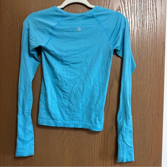 Swiftly Tech Long Sleeve - Picture 3 of 4